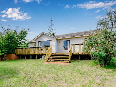 14 Arnold Grove, Paraparaumu Beach
