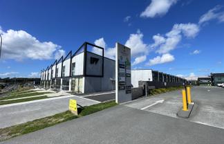 Hotspot retails and storage in Westgate