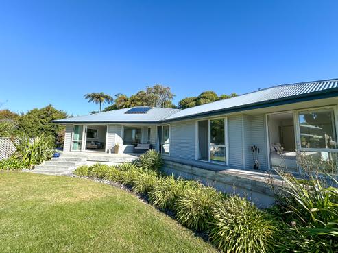 221 Patons Rock Road, Patons Rock
