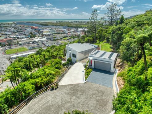 41 Puketahi Street, Greymouth