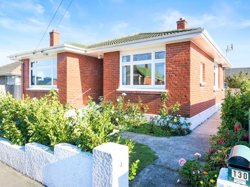 130 Macandrew Road, South Dunedin