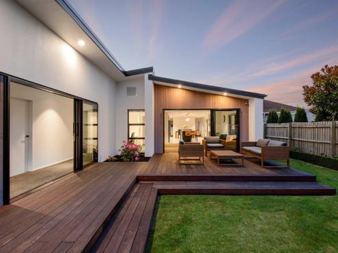16 Mays Road, Saint Albans