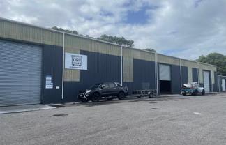 Port area industrial warehouse space