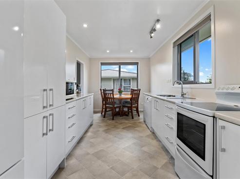 8 Mount View Drive, Mangakakahi