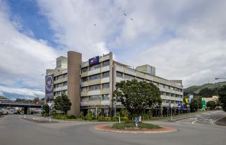 SPECTACULAR CENTRAL WELLINGTON OFFERING IN PORIRUA 