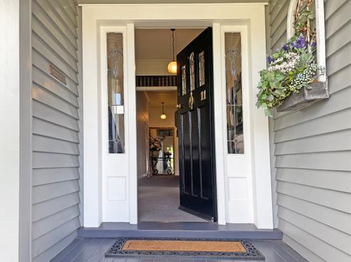 11 Apirana Avenue, Regent