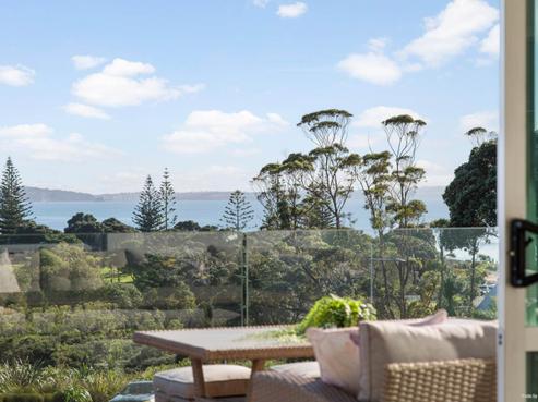1086 Beach Road, Torbay