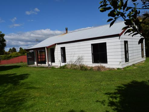 4 Allens Lane, Clive