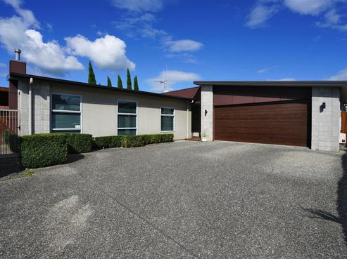 14 Miers Glade, Rototuna North
