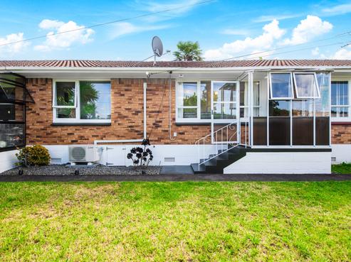 3/35 Kings Road, Panmure