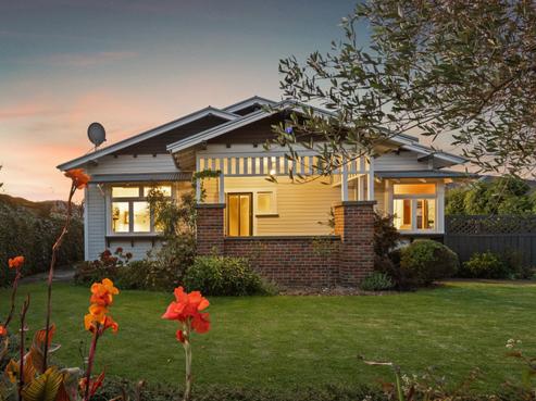 703 Willowpark Road South, Akina
