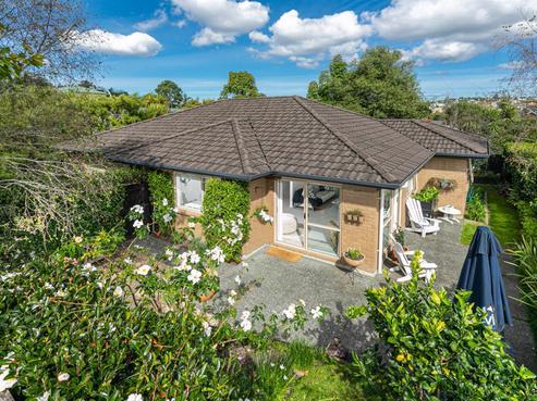 1 Chloe Place, Massey