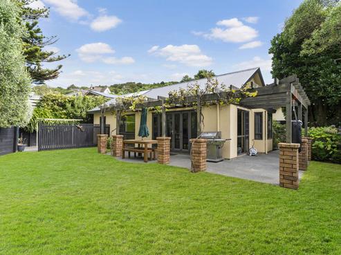 14 Waikare Street, Karori