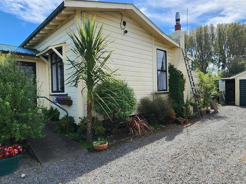 21 Francis Drake Street, Waipukurau and Surrounds