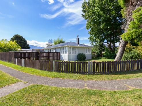 33 Pine Drive, Murupara