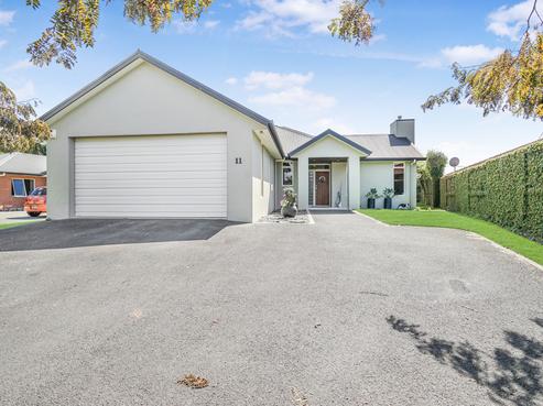 11 Carisbrook Place, Rototuna North