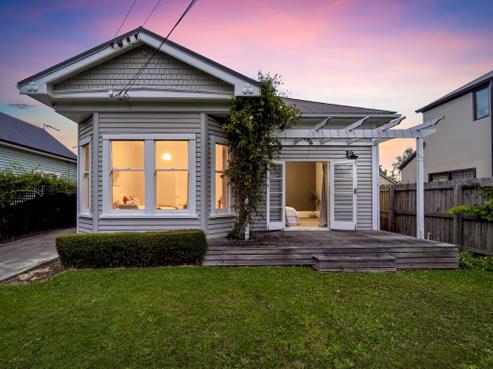 74 Edward Avenue, Edgeware