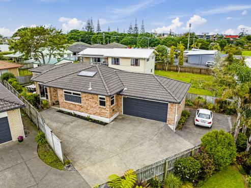 5B Doment Crescent, Orewa