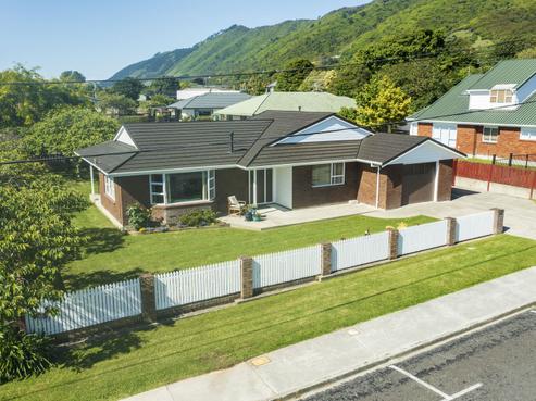 27 Utauta Street, Waikanae