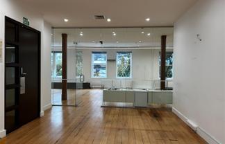 Character in Victoria St East