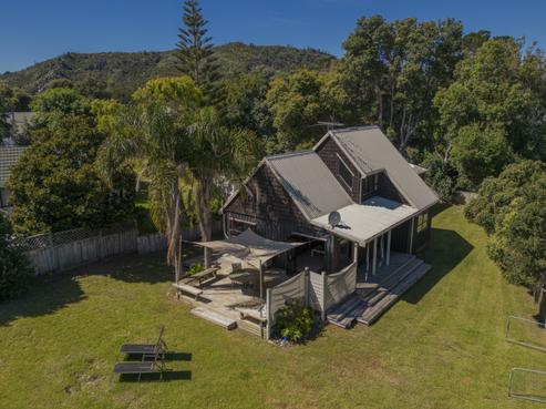 105 Puriri Place, Matarangi