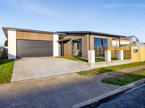 80 Disraeli Street, Hawera