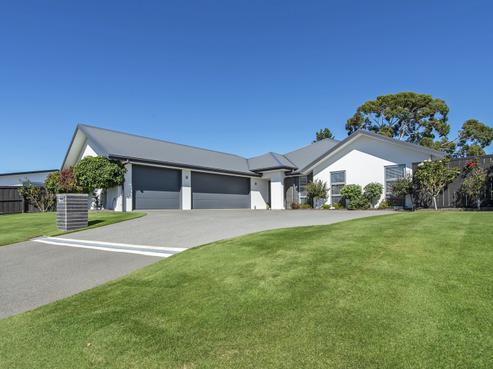 21 Carnaveron Drive, Lincoln