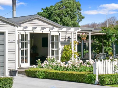 100 Pacific Drive, Southbridge