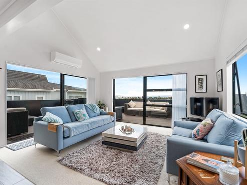 52 Waiora Road, Stanmore Bay