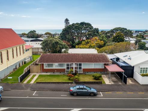 509 Devon Street East, Strandon