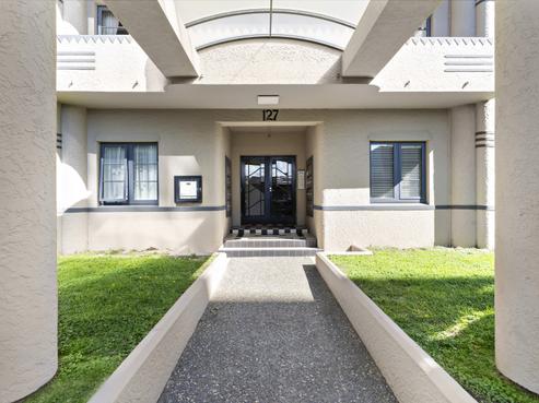 12/127 Molesworth Street, Thorndon