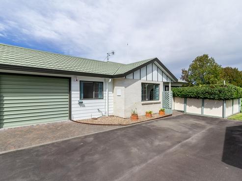 8/2A Spriggs Crescent, Greenmeadows