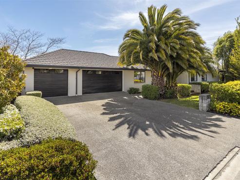 2 Nottinghill Drive, Springlands