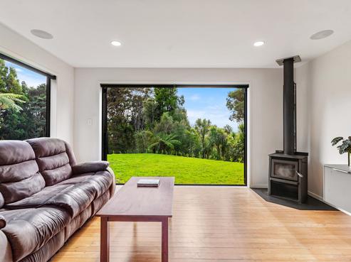 102 Mountain Road, Henderson Valley