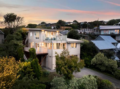 138 Soleares Avenue, Mount Pleasant