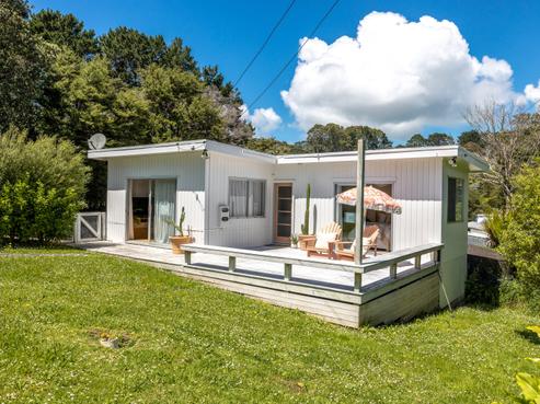 4 Victoria Road South, Onetangi