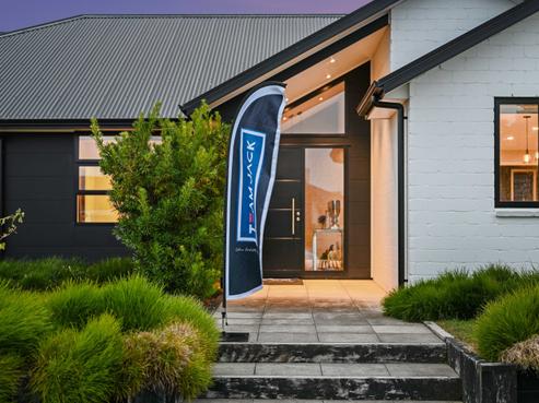 2 Helen June Avenue, Flagstaff