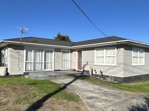 140 Clayton Road, Mangakakahi
