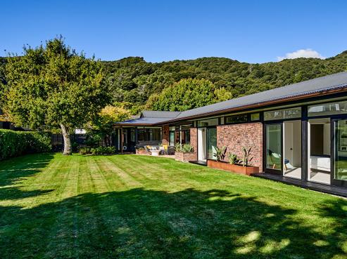 27 Cheviot Road, Lowry Bay