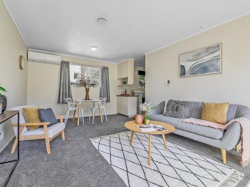 2/271 River Road, Claudelands