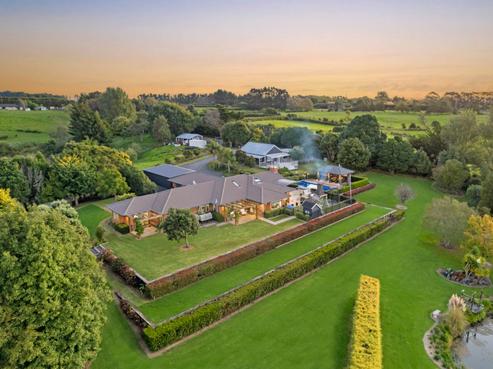 327A Clarks Beach Road, Clarks Beach
