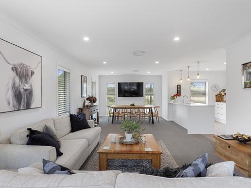 104 Petries Road, Woodend