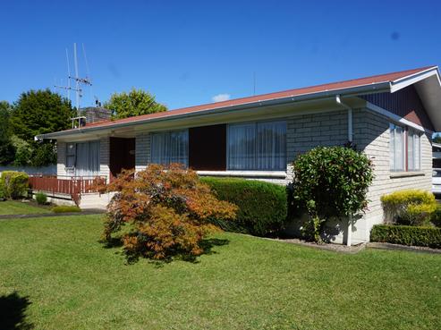 1 Maple Avenue, Dinsdale