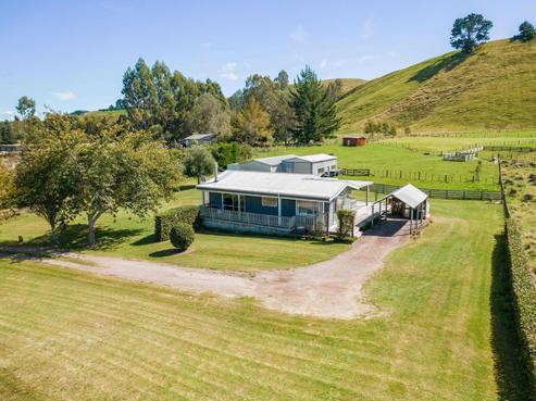 302 Whangamata Road, Kinloch