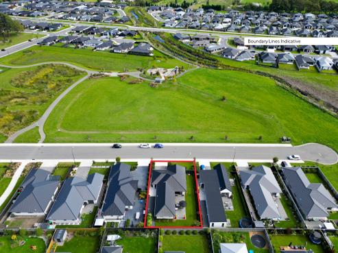 32 Shrimpton Avenue, Woodend