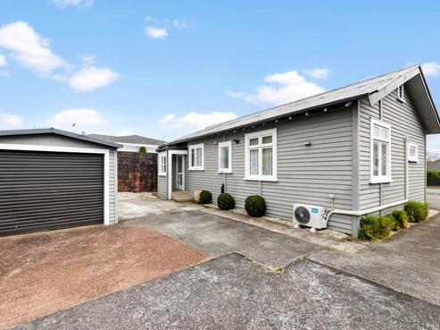 3208A Great North Road, New Lynn