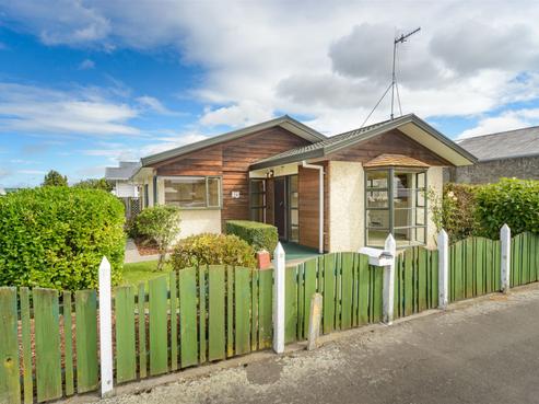 78 Cook Street, West End