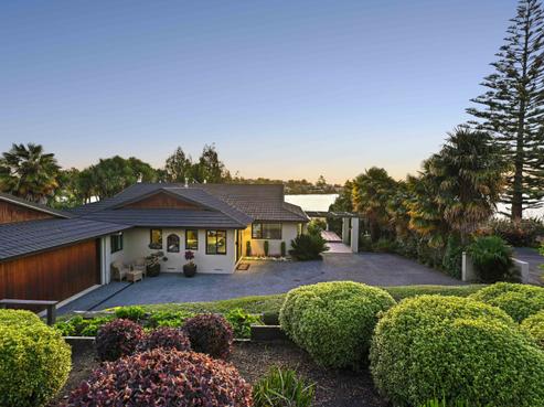 150 Pembroke Street, Hamilton Lake