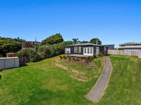 348 Ocean Road, Ohope