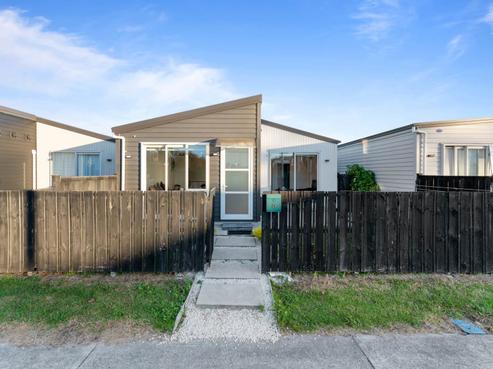8 Swamp Kauri Grove, Papakura